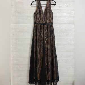 Lucy Wang Women’s Black Lace Sleeveless formal Maxi Dress. Size M